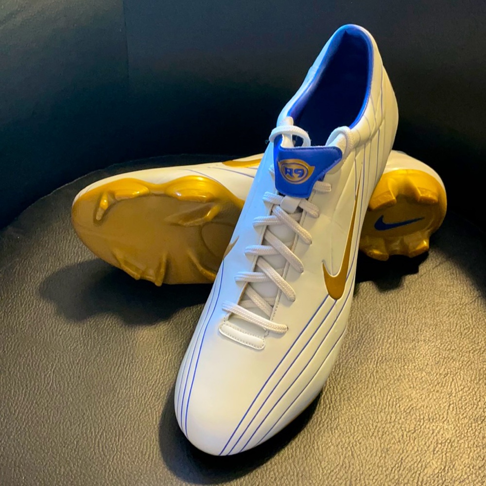Brand New Nike Mercurial II R9 FG Soccer Cleats